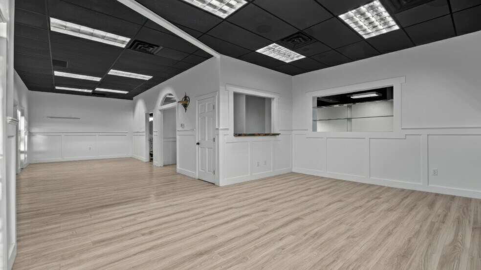 More Photos Of 450 West Ave, Rifle Office For Sale