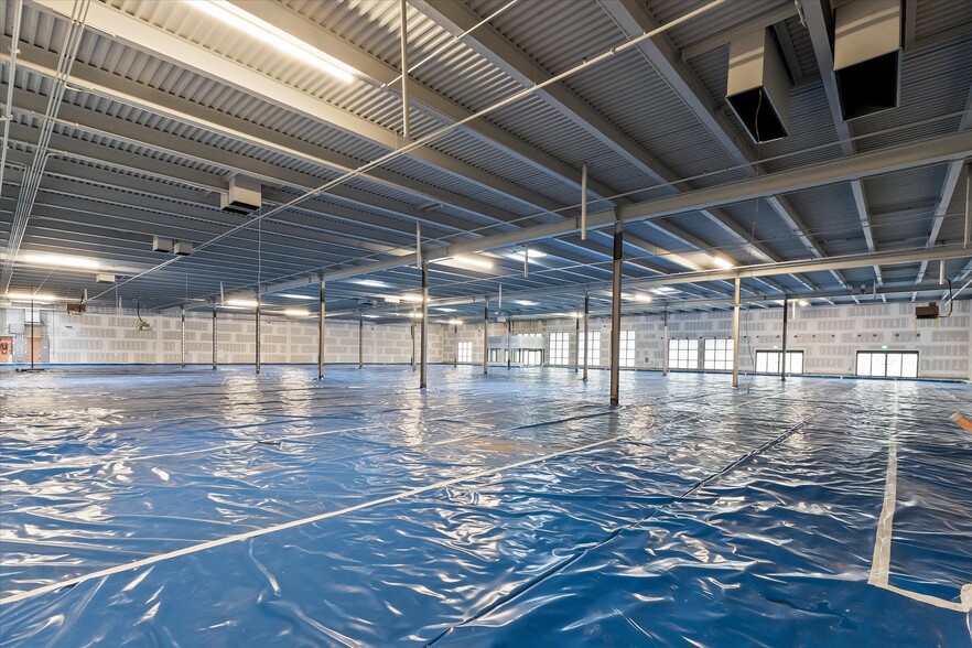 More Photos Of 29270-29350 Plymouth Rd, Livonia Freestanding For Lease