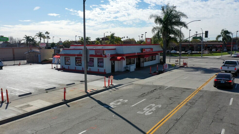 More Photos Of 11401 Washington Blvd, Whittier Restaurant For Sale