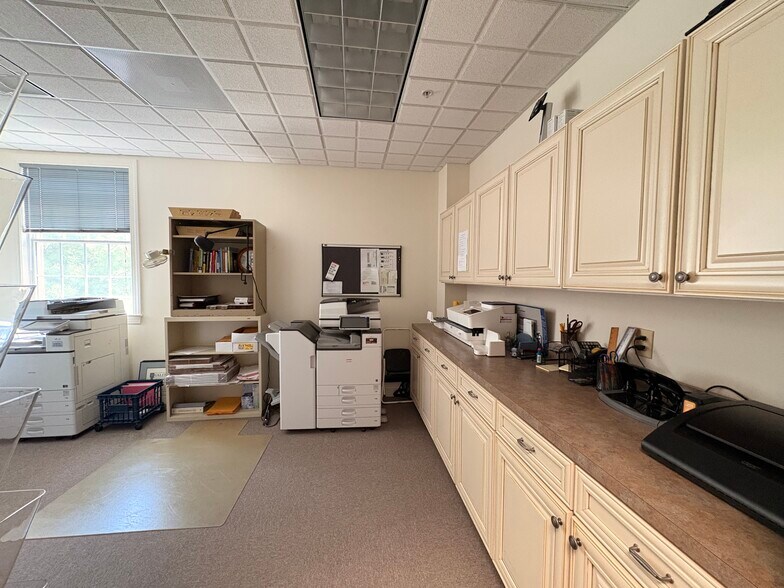 More Photos Of 105 Montgomery Ave, Montgomeryville Office For Sale