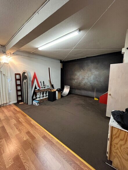 More Photos Of 102 W Calton Rd, Laredo Office Residential For Sale