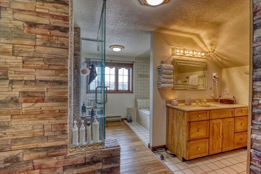 More Photos Of 10429 State Road 27, Hayward Hotel For Sale