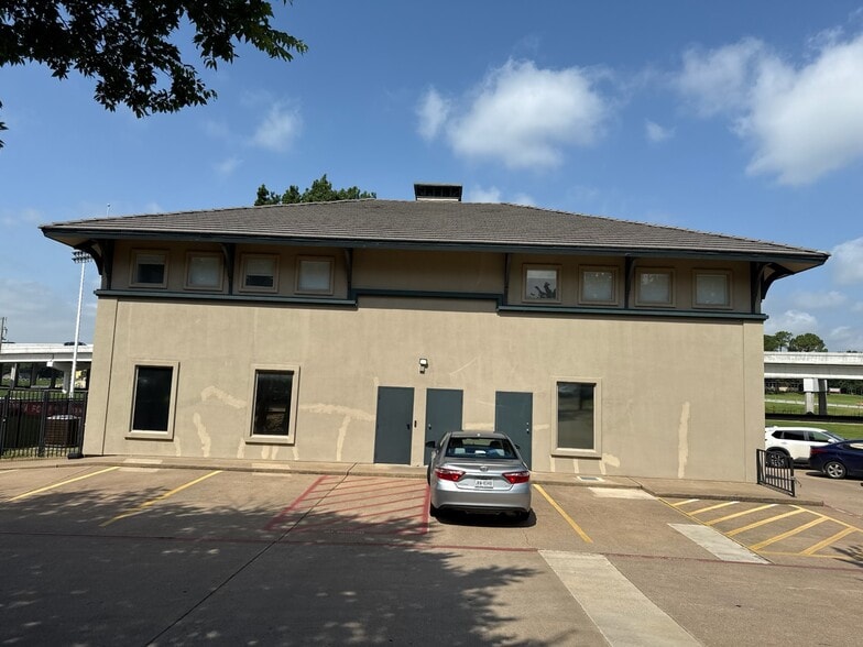 More Photos Of 421 N Sam Rayburn Fwy, Sherman Medical For Lease