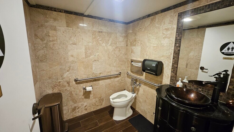 More Photos Of 3828 W Commonwealth Ave, Fullerton Office For Lease