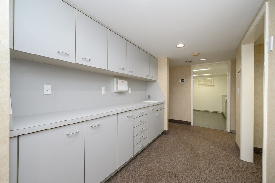 More Photos Of 373 Ford Ave, Fords Medical For Sale