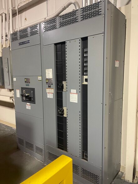 More Photos Of 109 Gelo Rd, Rocky Mount Manufacturing For Lease