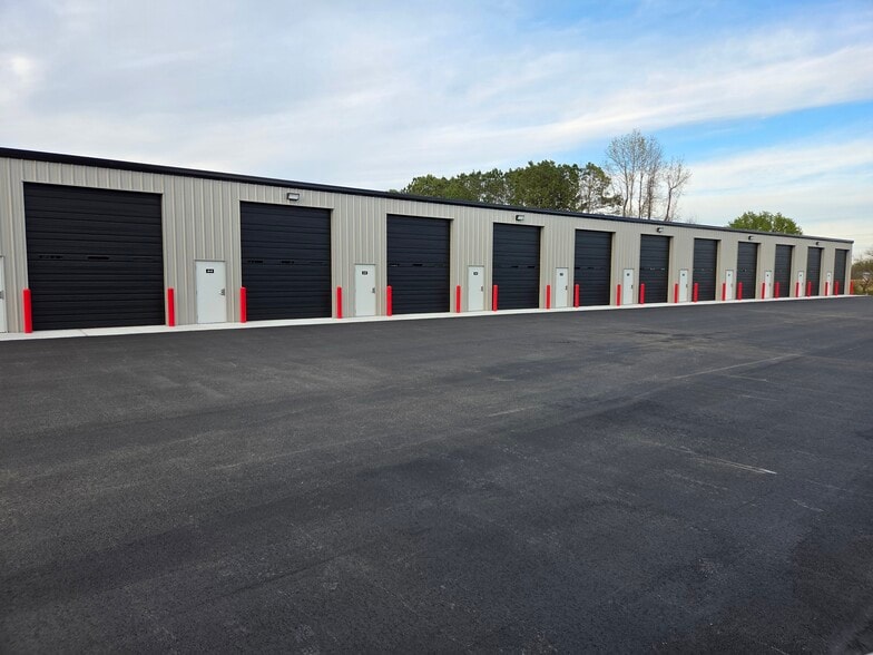 More Photos Of 3945 Lee St, Ayden Light Distribution For Lease