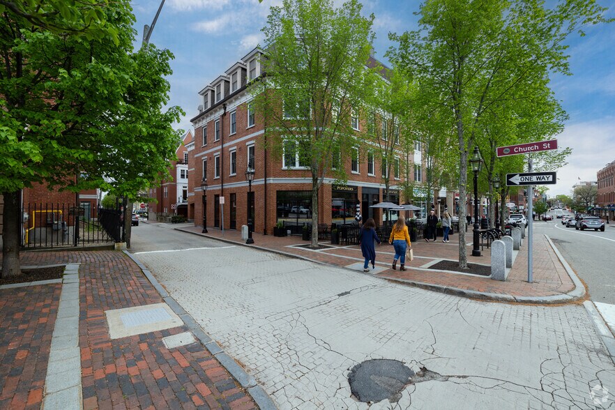 More Photos Of 18 Congress St, Portsmouth Apartments For Sale