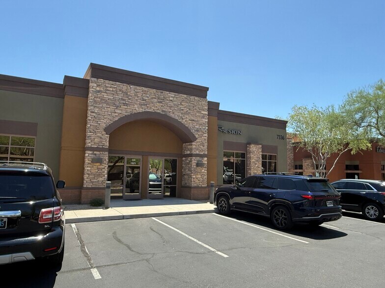 More Photos Of 7336 E Deer Valley Rd, Scottsdale Office For Sale