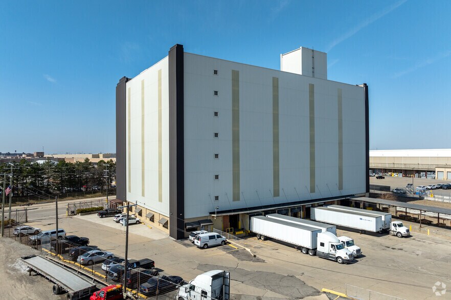 More Photos Of 6500 Mount Elliott St, Detroit Light Distribution For Lease