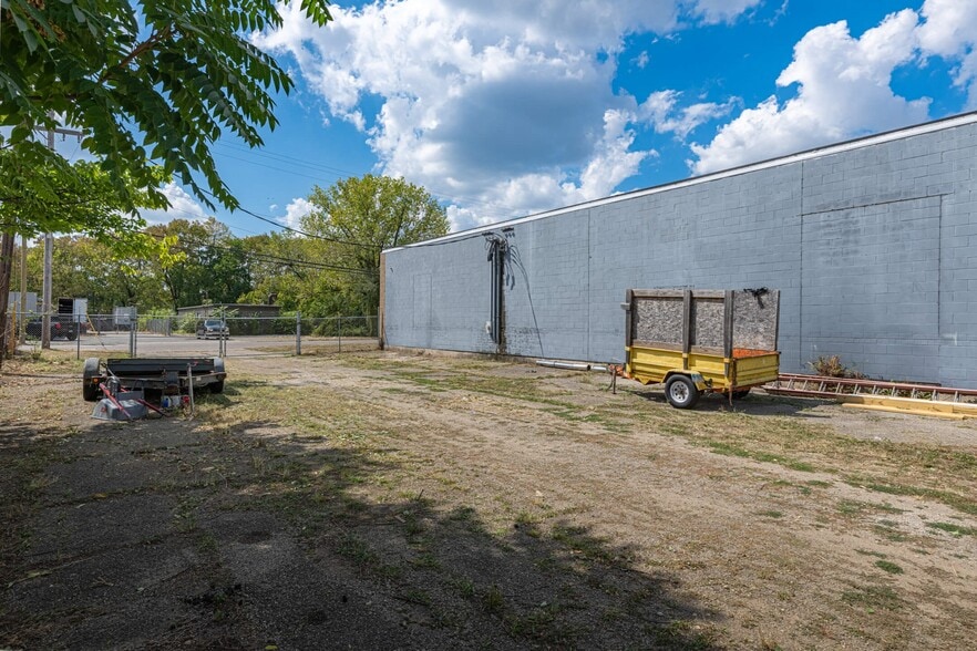 More Photos Of 1240 Stanley Ave, Dayton Warehouse For Sale