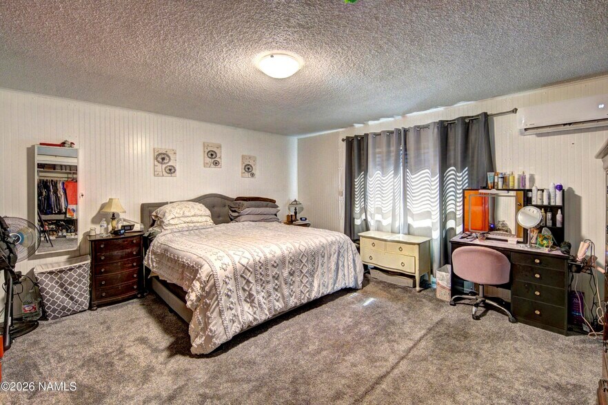 More Photos Of 2141 W 3rd St, Winslow Hotel For Sale