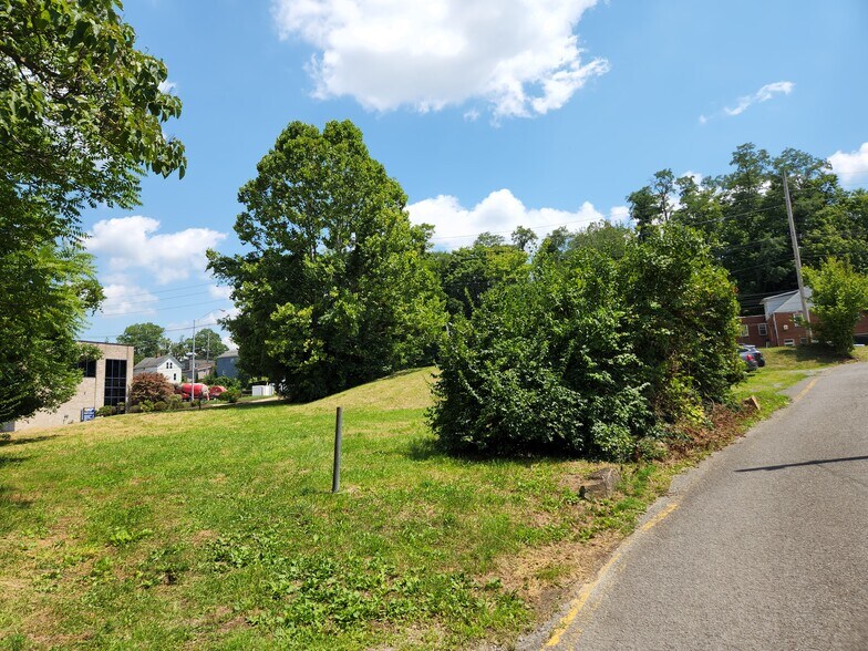 More Photos Of 145 Clay St, Morgantown Land For Sale