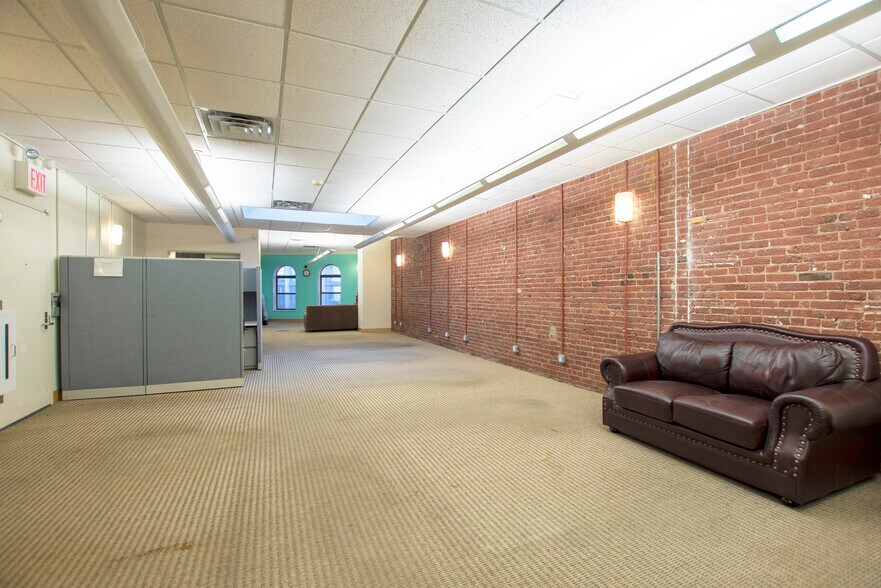 More Photos Of 417 W 126th St, New York Flex For Sale