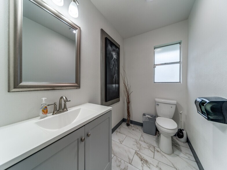 More Photos Of 8424 Indian Hills Ln, Boerne Light Distribution For Lease