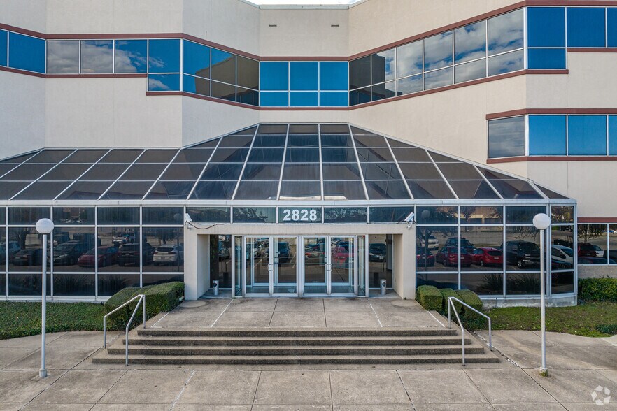 More Photos Of 2828 E Trinity Mills Rd, Carrollton Office For Lease