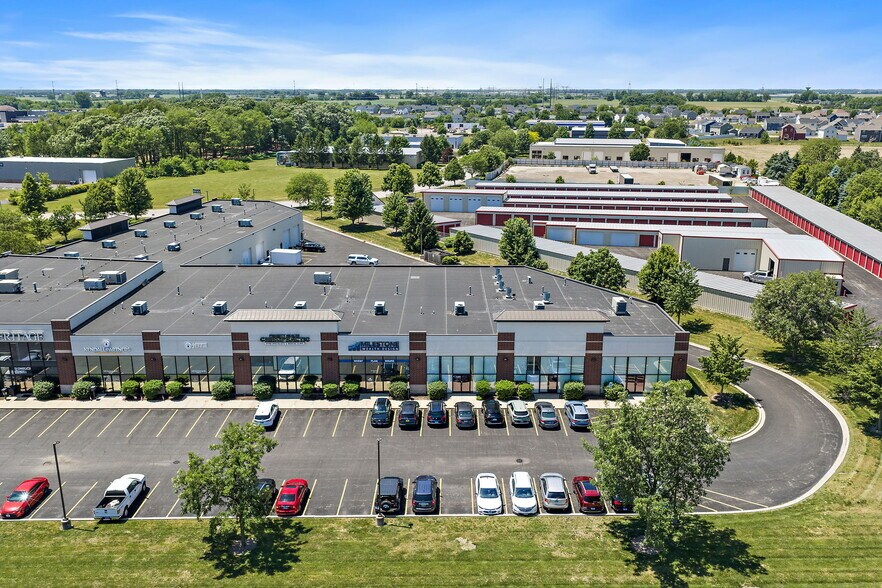 More Photos Of 129 Commercial Dr, Yorkville General Retail For Lease