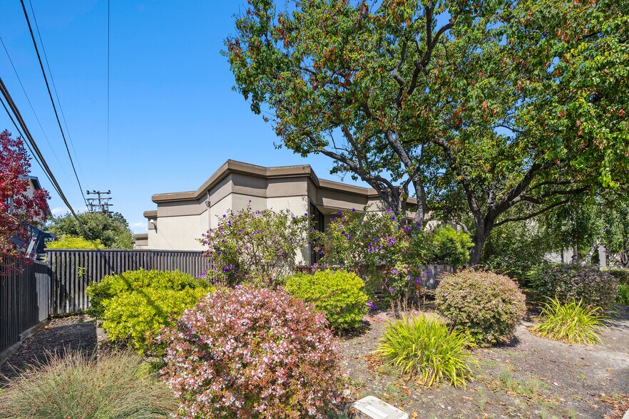 More Photos Of 550 Price Ave, Redwood City Office For Sale