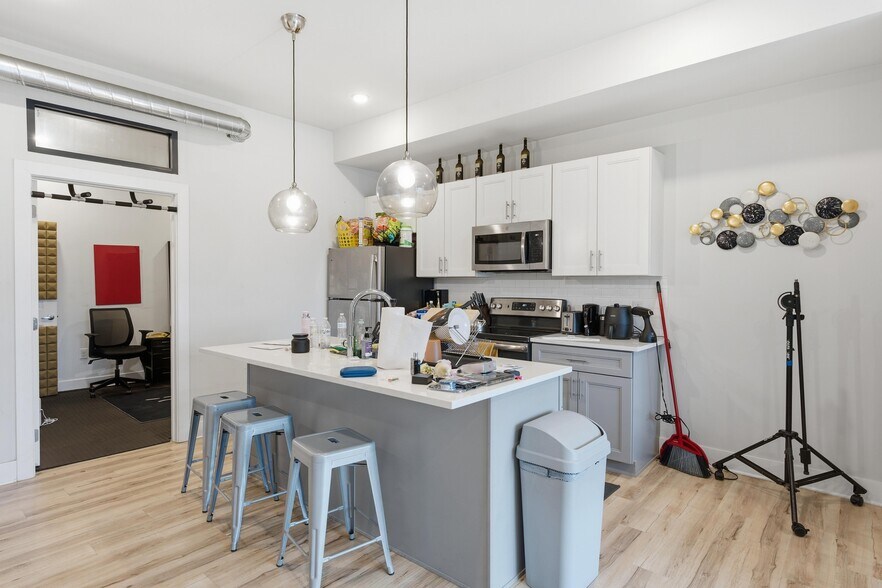 More Photos Of 2440 Kensington Ave, Philadelphia Apartments For Sale