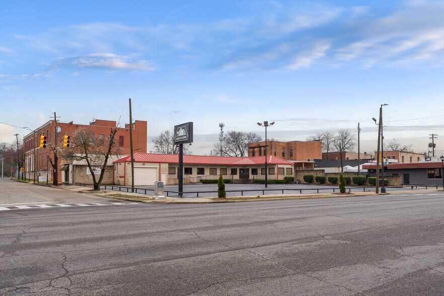 More Photos Of 5547 1st Ave N, Birmingham Freestanding For Sale