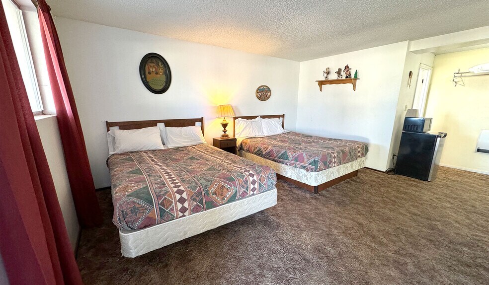 More Photos Of 21455 W I-40 Business, Seligman Hotel For Sale