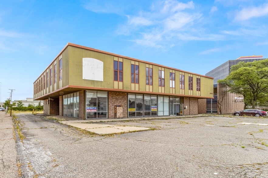 More Photos Of 20800 Greenfield Rd, Oak Park Medical For Sale