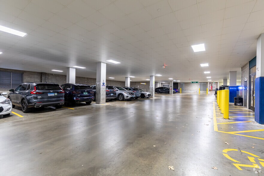 More Photos Of 200 College St, New Haven Apartments For Lease