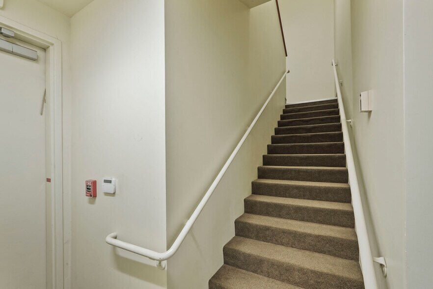 More Photos Of 2140 W Grant Line Rd, Tracy Office For Sale