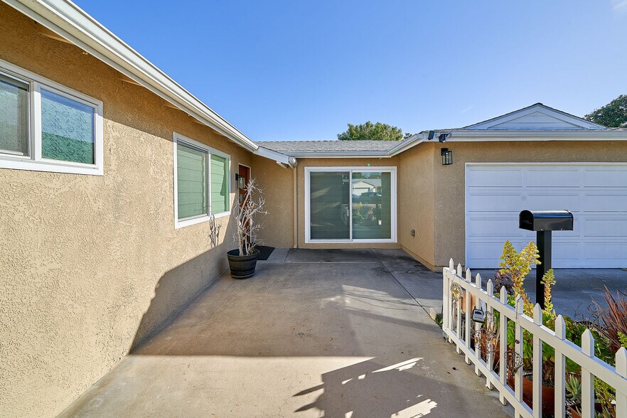 More Photos Of 618 Juniper Ave, Fullerton Assisted Living For Sale