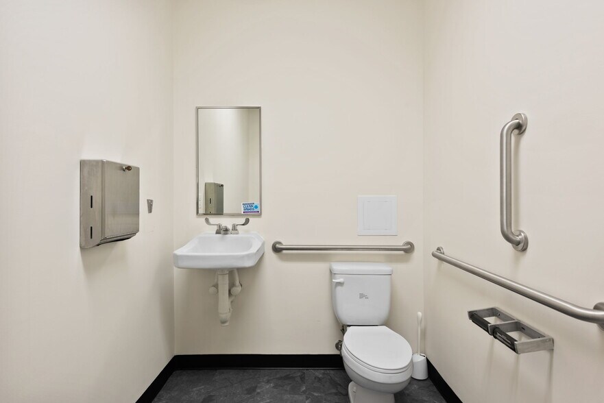 More Photos Of 3619 Richmond Hwy, Stafford Light Distribution For Lease