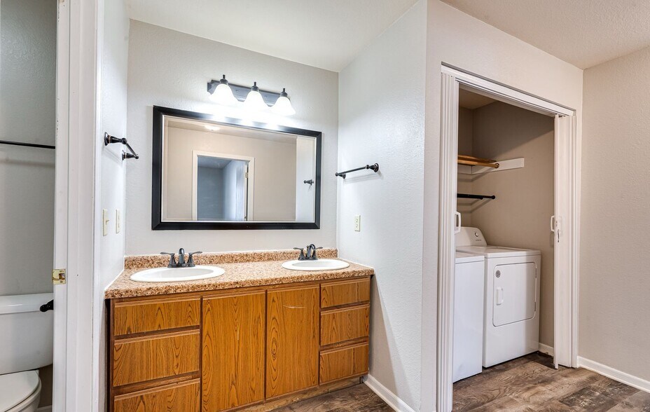 More Photos Of 825-835 Wisconsin St, Oshkosh Apartments For Sale