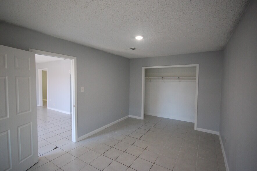 More Photos Of 7419 Long Point Rd, Houston Specialty For Sale