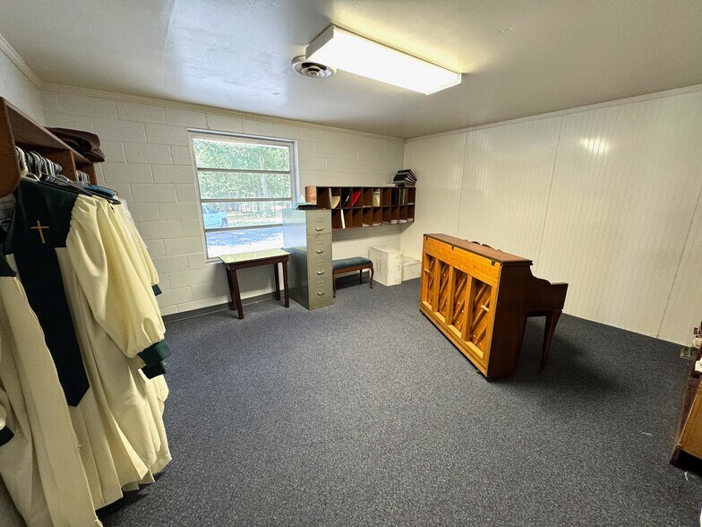 More Photos Of 5061 Austell-Powder Springs Rd, Clarkdale Religious Facility For Sale