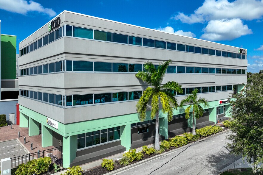 More Photos Of 1680 Fruitville Rd, Sarasota Office For Lease
