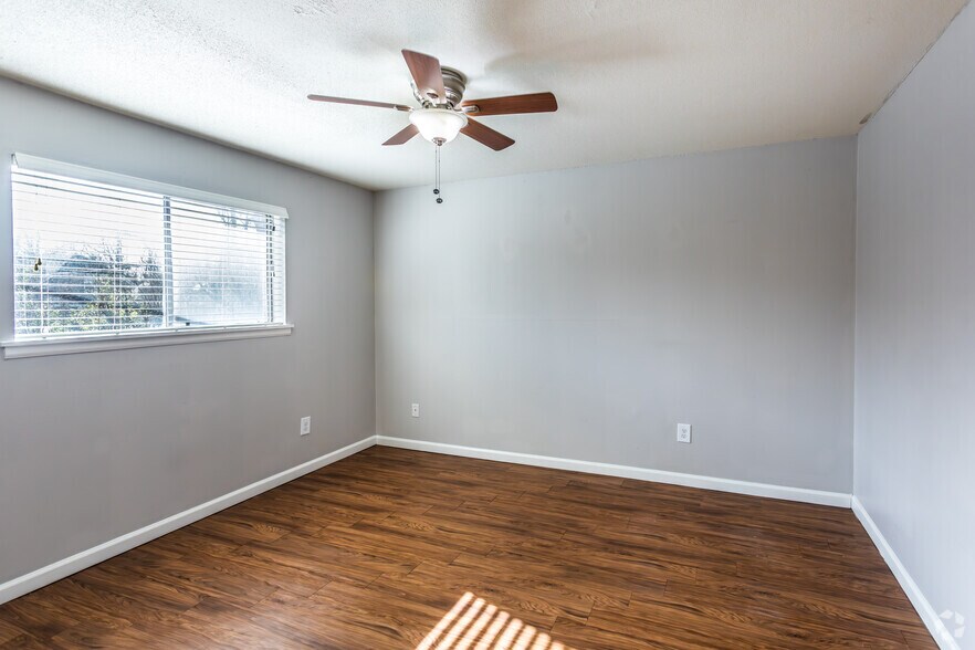 More Photos Of 199 S McLean Blvd, Memphis Apartments For Sale