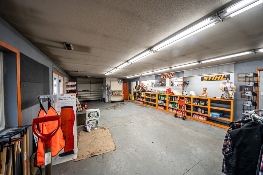 More Photos Of 10 Main S st, Pierce General Retail For Sale