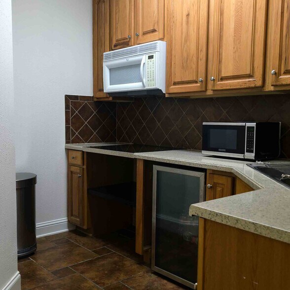 More Photos Of 739 Justin Rd, Rockwall Office For Lease