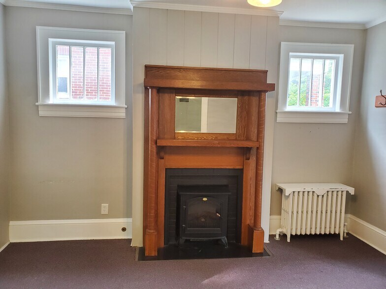 More Photos Of 1602 Grandin Rd SW, Roanoke Medical For Sale