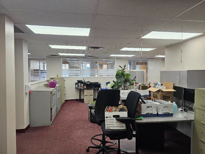 More Photos Of 879 Victoria St, Prince George Office For Sale