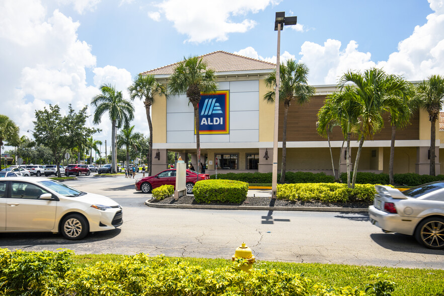 Primary Photo Of 8951 Bonita Beach Rd SE, Bonita Springs Restaurant For Lease