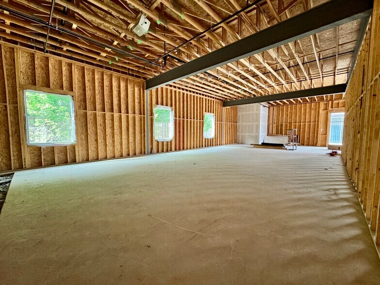 More Photos Of 821 W New Hope Dr, Cedar Park General Retail For Sale