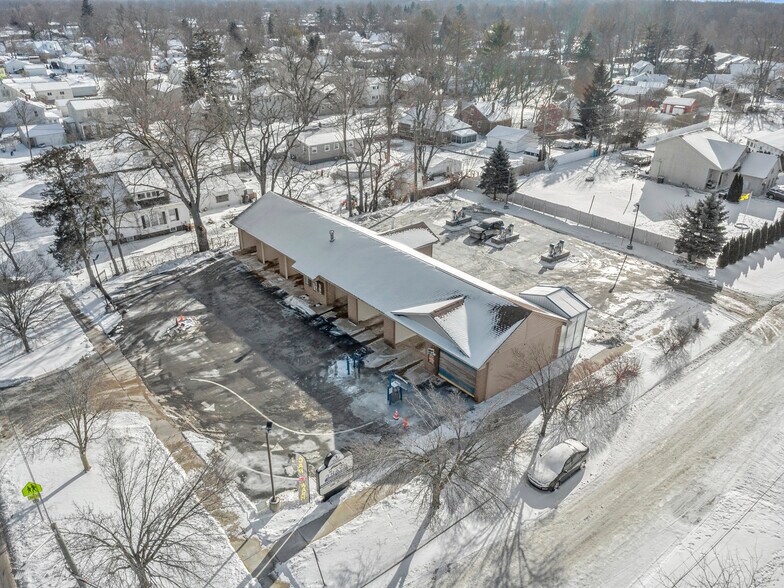 More Photos Of 25957 Gibraltar Rd, Flat Rock Carwash For Sale