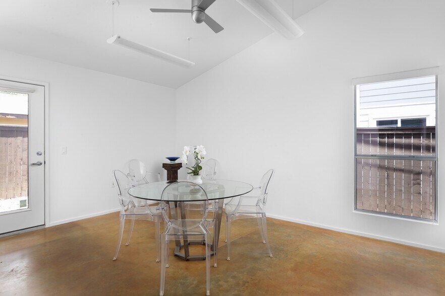 More Photos Of 900 W North Loop Blvd, Austin Loft Creative Space For Sale