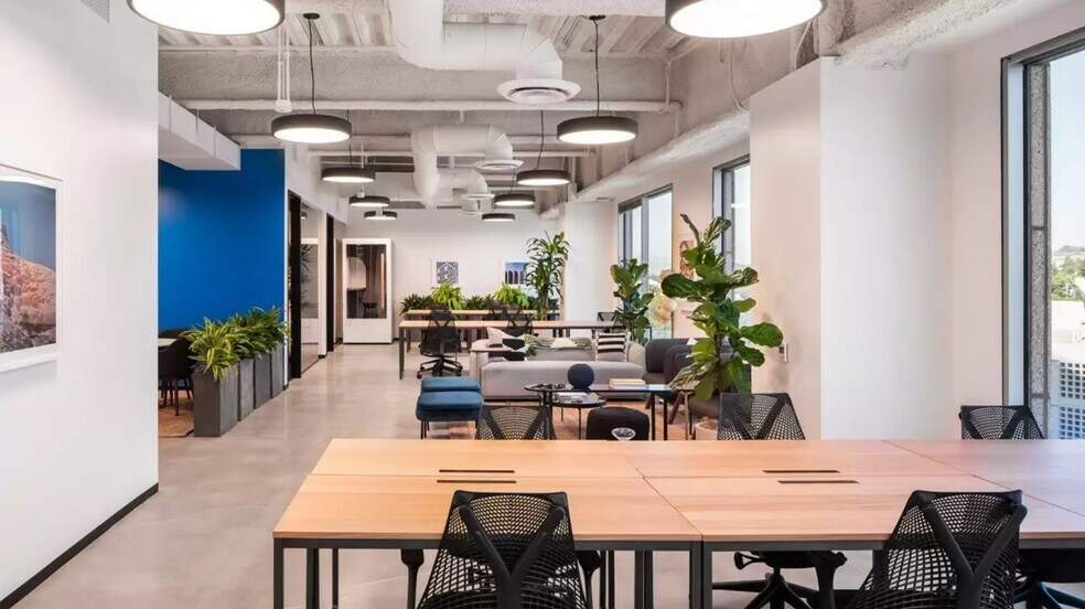 More Photos Of 6601 Center Dr W, Los Angeles Office For Lease