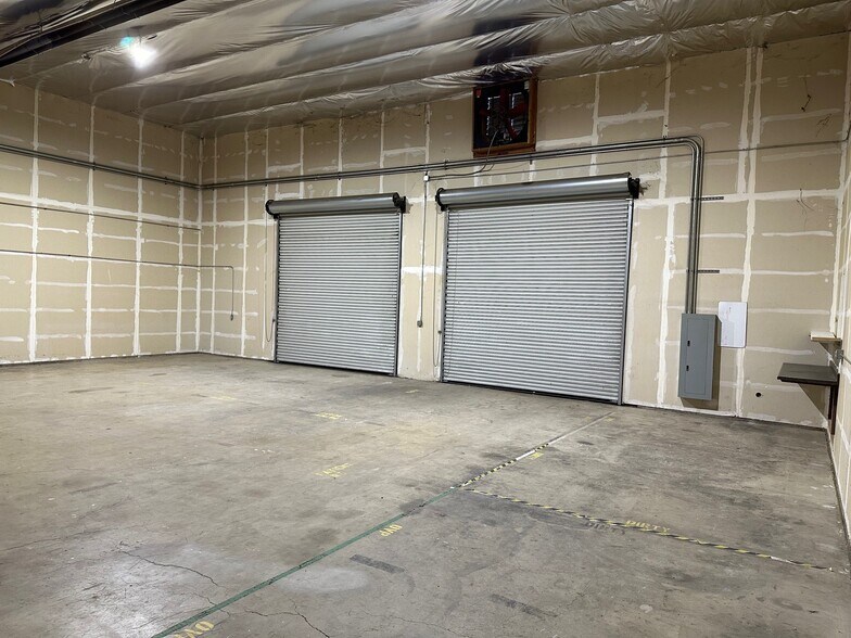 More Photos Of 765 S Riverside Ave, Medford Freestanding For Sale