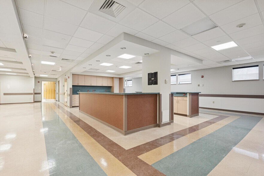 More Photos Of 2000 Grant Ave, Philadelphia Medical For Sale