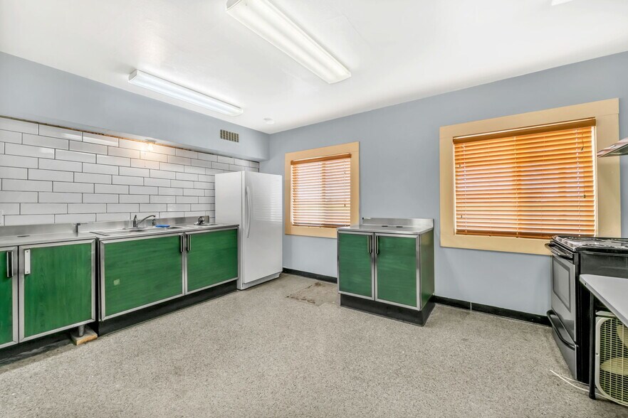 More Photos Of 31414 Harris Dr, Harrisburg Lodge Meeting Hall For Sale