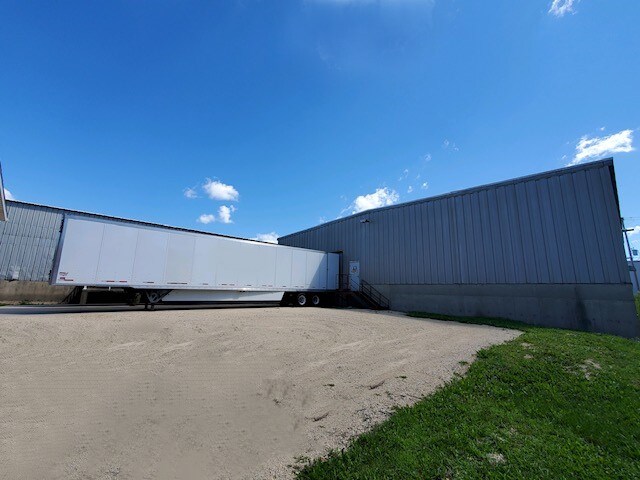 More Photos Of 625 Menomonee St, Theresa Warehouse For Lease