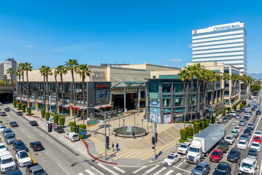 More Photos Of 15301 Ventura Blvd, Sherman Oaks Coworking Space