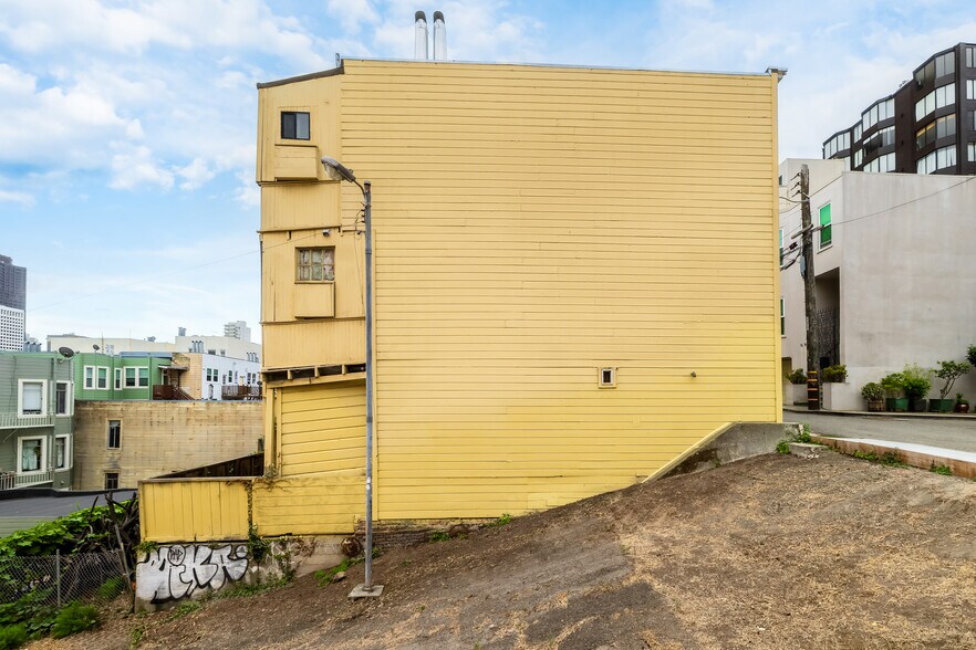 More Photos Of 54-60 Salmon St, San Francisco Apartments For Sale